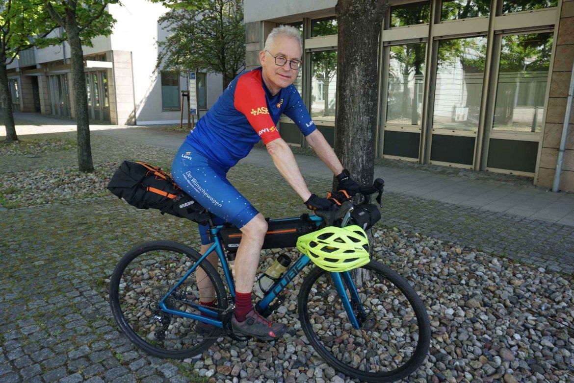 Holger Ostermeyer wird einen Monat mit seinem Rad nach Galizien unterwegs sein.
